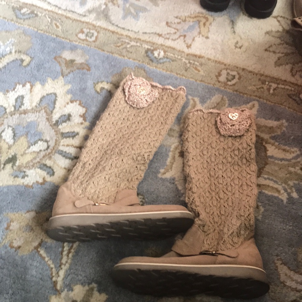 Girls boots